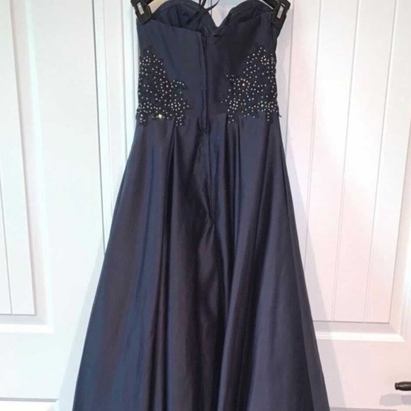 Dillard’s Navy Blue Prom Dress - Picture 2 of 6